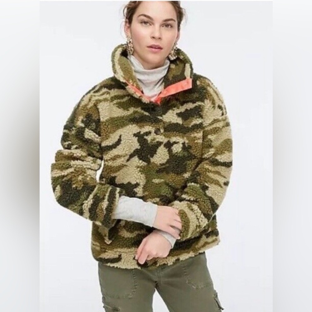 J. Crew women’s Sherpa Camo Jacket Sz S Fleece Snap Collar Pullover Cabincore